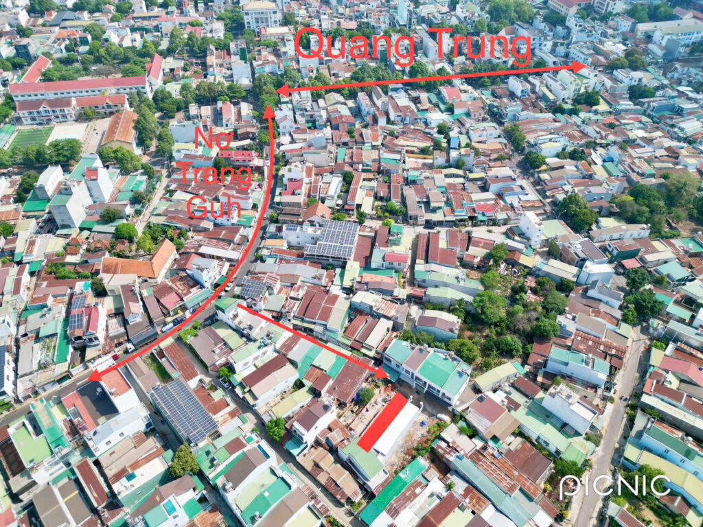 Đát nền Nơ Trang Gur